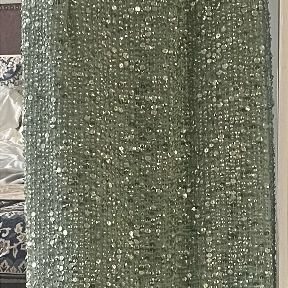 Mac Duggal - Picture 2 of 4